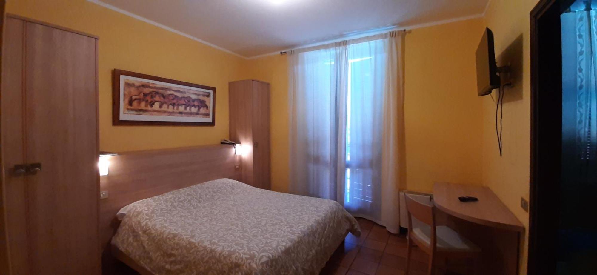 Hotel Chiara Sirmione Exteriör bild